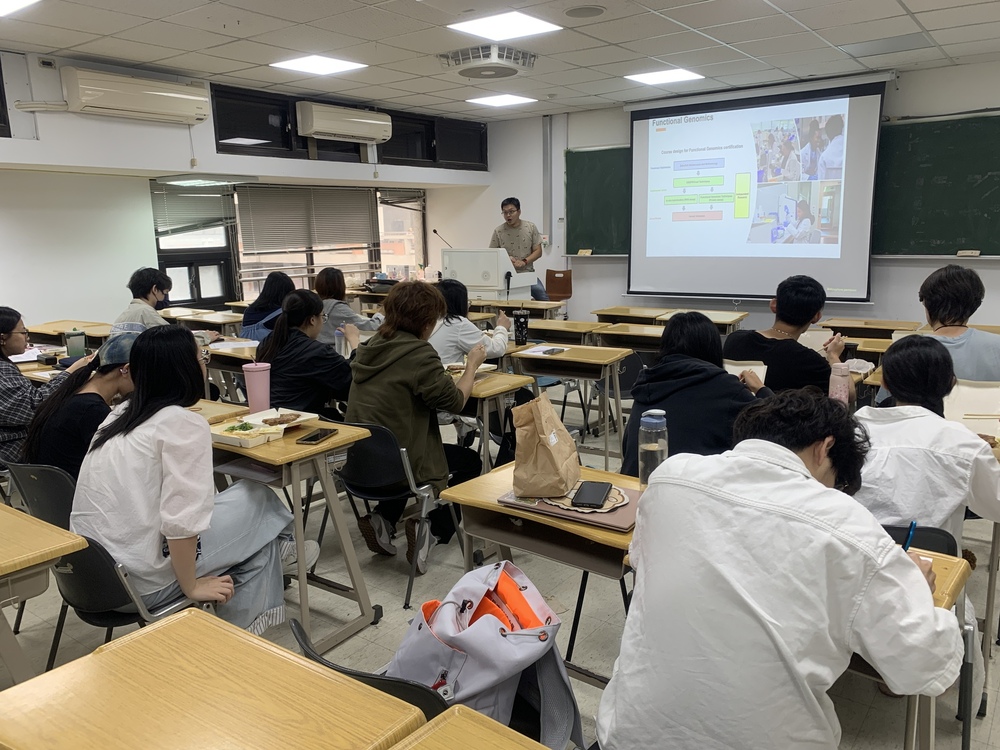 演講過程圖片