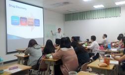 103.10.13民生學院學術系列講座-謝珮文副教授演講2圖片