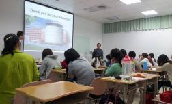 103.10.06 民生學院學術系列講座-潘台龍教授演講3圖片