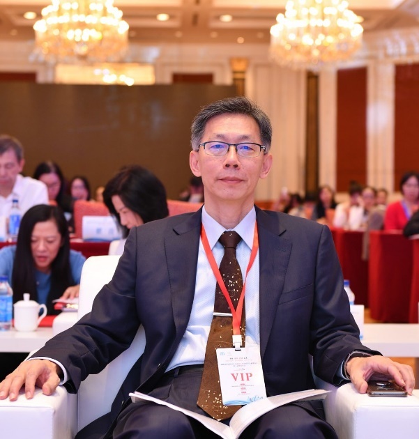 鮑力恒教授個人照